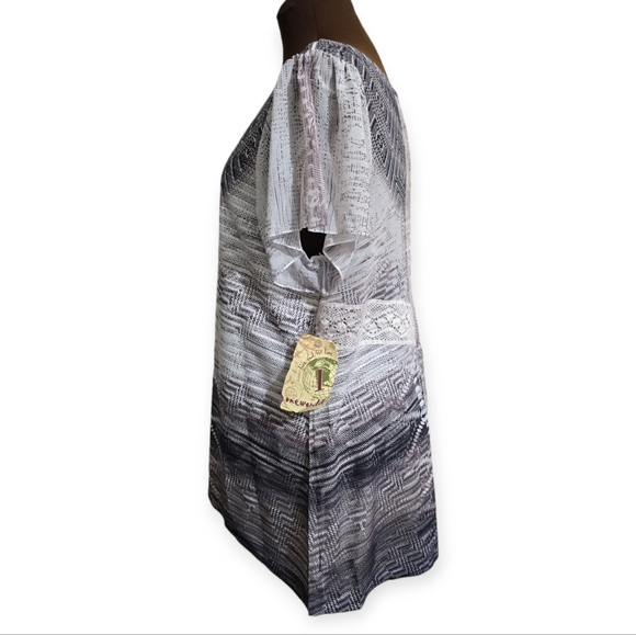 NWT One World Gray Geometric Printed Top | Short Sleeve | Plus Size 1X - Picture 2 of 13